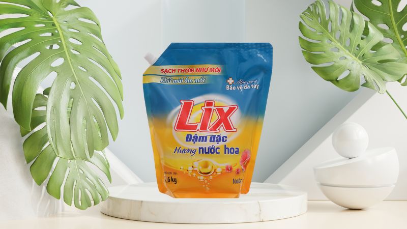 Nước giặt Lix đậm đặc hương nước hoa túi 2.6kg Nước giặt Lix đậm đặc hương nước hoa túi 2.6kg