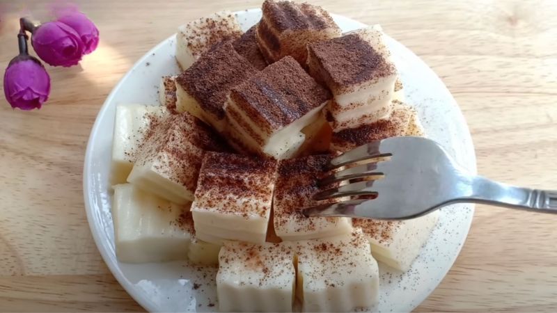 Thưởng thức thạch rau câu sữa chua Thưởng thức thạch rau câu sữa chua