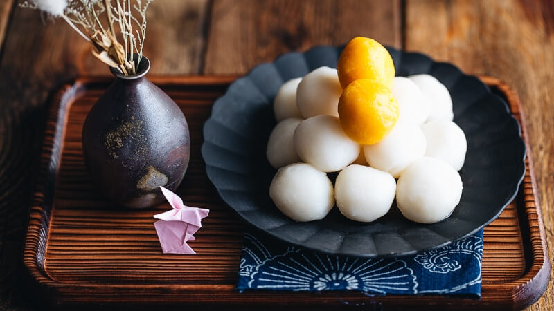 Bánh Tsukimi Dango có hình dáng giống bánh trôi nước