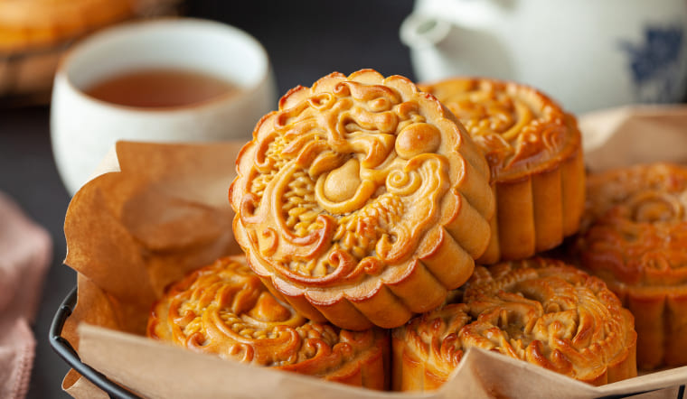 Bánh Trung thu làm bằng bột gì? Từ A-Z các loại bột làm bánh