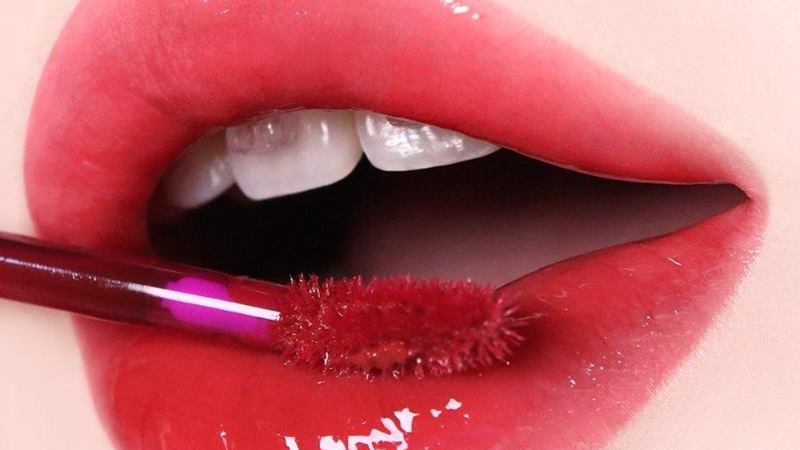 Son tint hay còn gọi là son nước