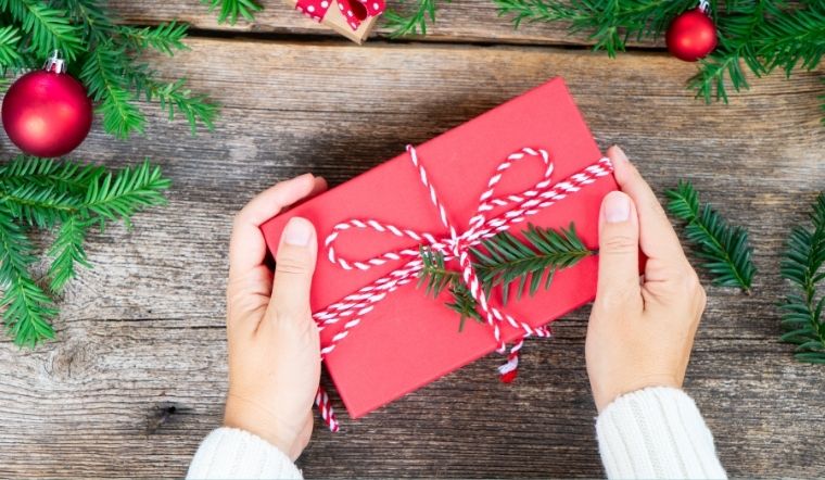 15+ món quà Noel cho bạn gái đẹp, ý nghĩa, khiến bạn gái thích mê