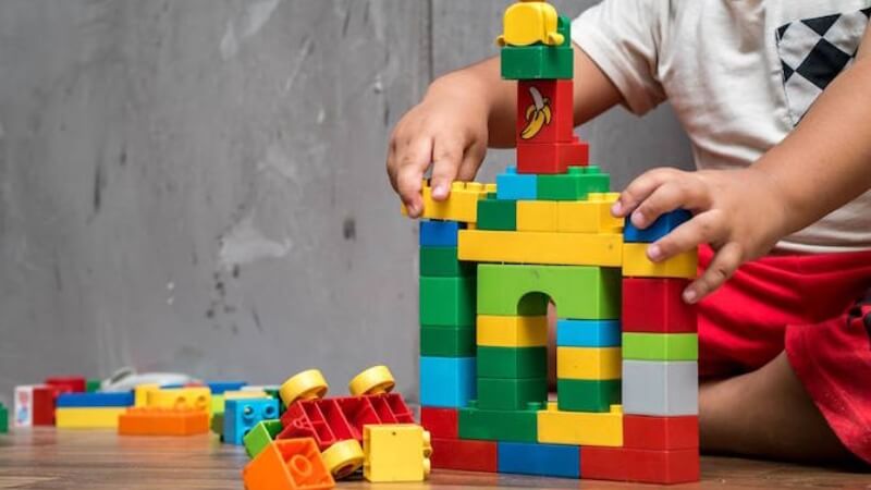 Lego hoặc đồ chơi lắp ráp