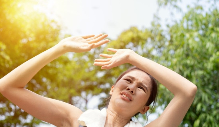 10 bí quyết chống say nắng mùa hè từ chuyên gia: Dễ áp dụng, bảo vệ cả gia đình