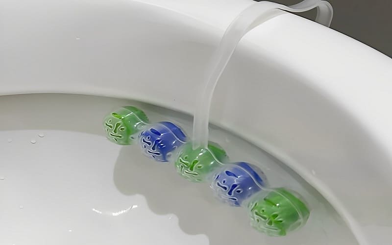 Viên treo bồn cầu khử mùi và ngăn vi khuẩn phát triển.