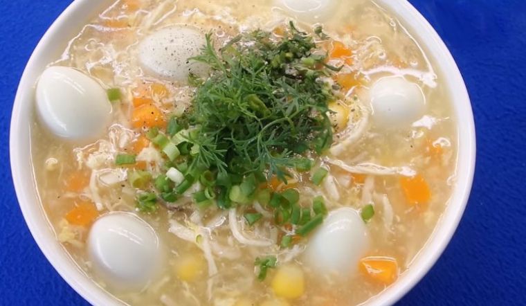 Vào bếp trổ tài nấu súp gà nấm rơm bổ dưỡng