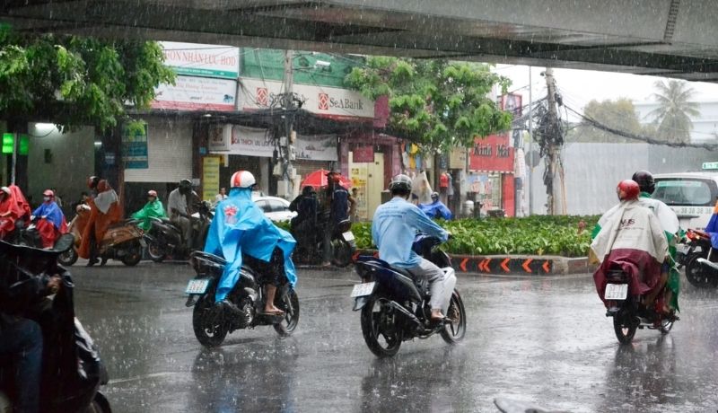 Nước mưa làm cơ thể mất nhiệt nhanh Nước mưa làm cơ thể mất nhiệt nhanh