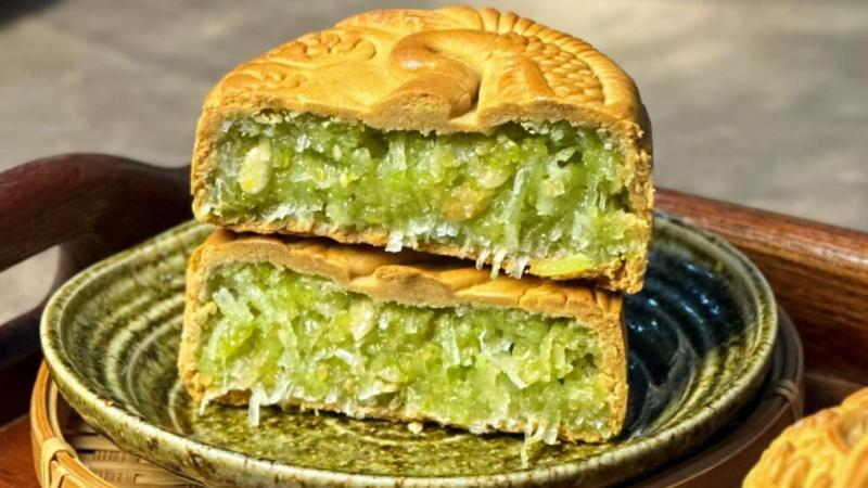 Bánh trung thu cốm non hạt sen Bánh trung thu cốm non hạt sen