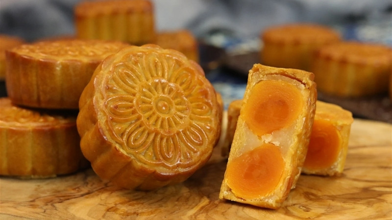 Bánh Trung thu Trung Quốc mang vẻ ngoài cầu kỳ Bánh Trung thu Trung Quốc mang vẻ ngoài cầu kỳ