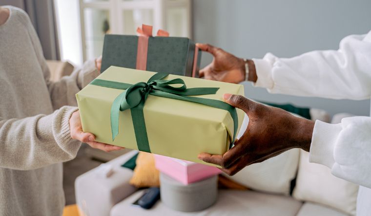 Vài bí quyết mua quà tiết kiệm cho bạn gái ngày Phụ nữ Việt Nam 