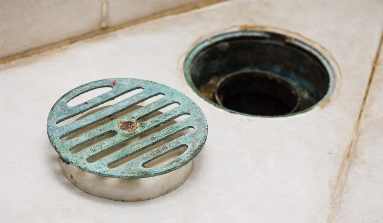 8 cách xử lý mùi hôi cống trong nhà vệ sinh, nhà bếp triệt để