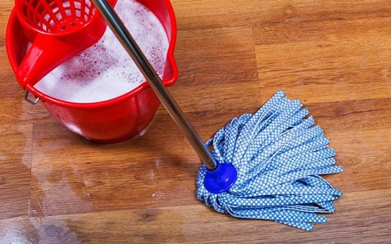 Những lưu ý khi chọn nước lau sàn gỗ