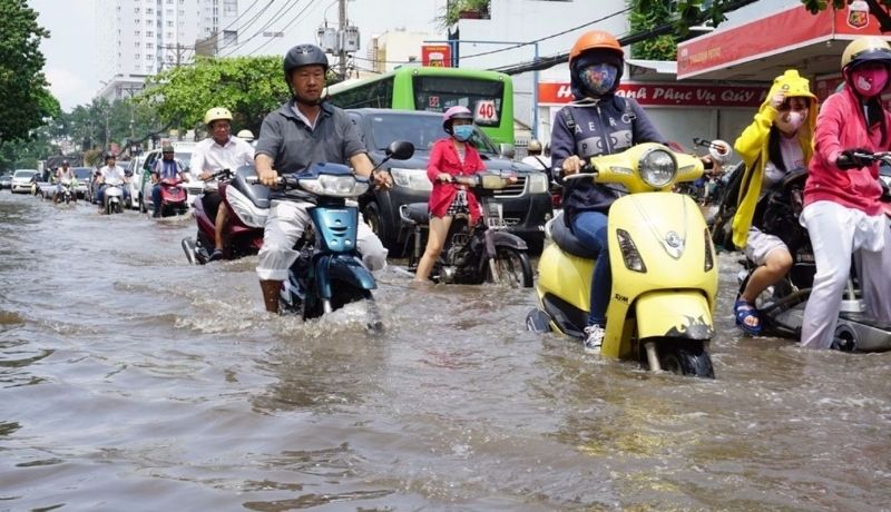 Bạn nên đánh giá trình trạng ngập trước khi quyết định có đi đường hay không Bạn nên đánh giá trình trạng ngập trước khi quyết định có đi đường hay không