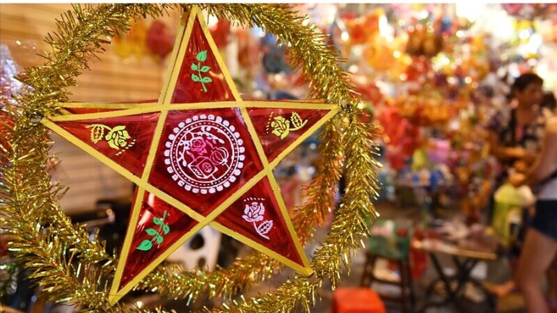 Đèn Ông Sao - Ngôi sao may mắn của trẻ em Việt Đèn Ông Sao - Ngôi sao may mắn của trẻ em Việt