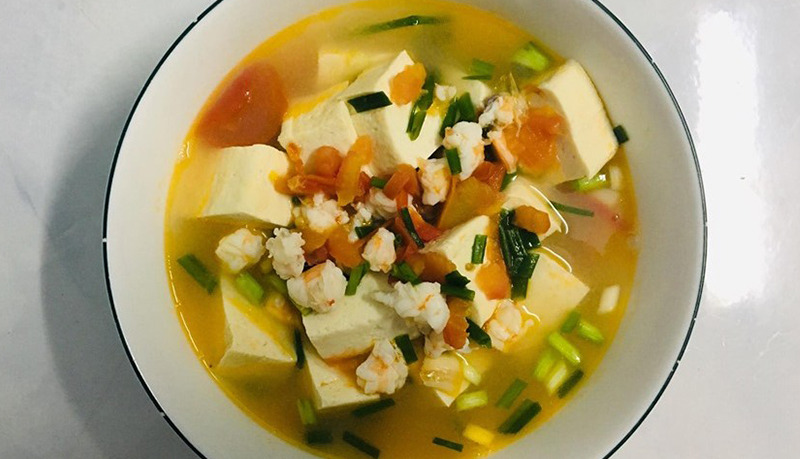 Canh đậu hũ nấu tôm với đậu hũ mềm và thịt tôm săn ngon