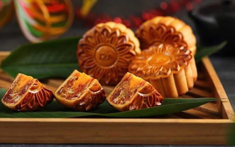 Trên bàn thờ gia tiên ngày Trung Thu, bánh Trung Thu là lễ vật không thể thiếu Trên bàn thờ gia tiên ngày Trung Thu, bánh Trung Thu là lễ vật không thể thiếu