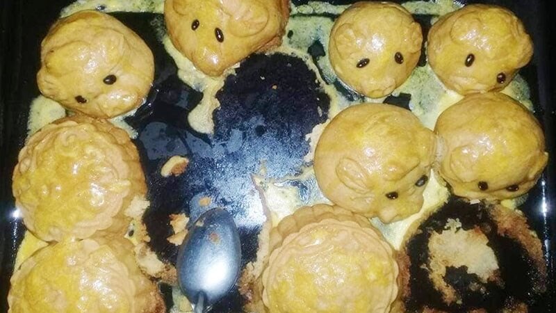 Hoa văn trên bánh không sắc nét Hoa văn trên bánh không sắc nét