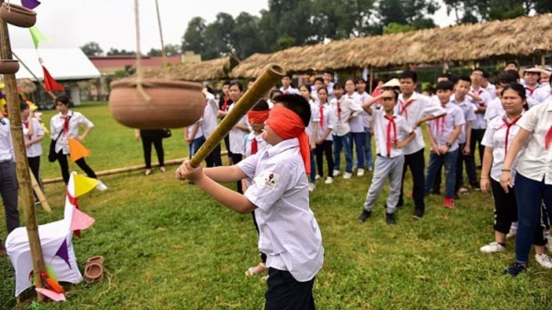 Bịt mắt đập niêu