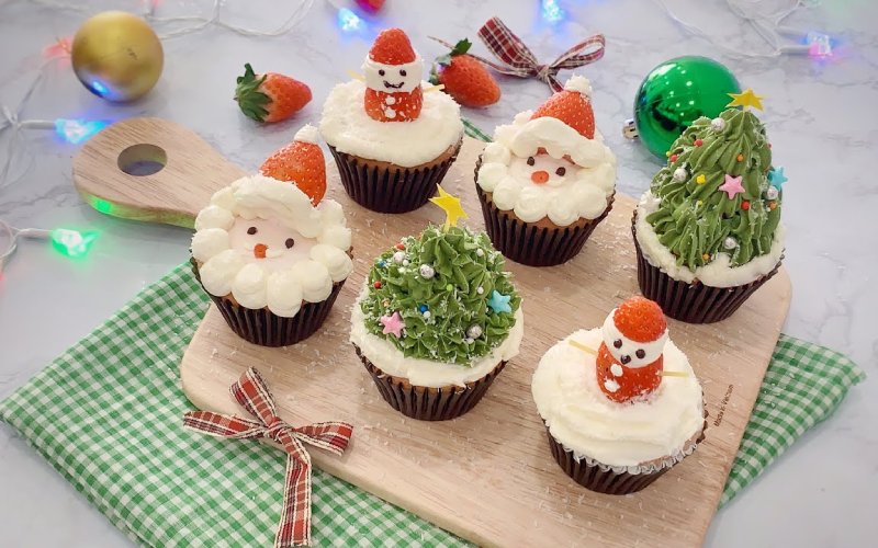 Bánh cupcake cây thông