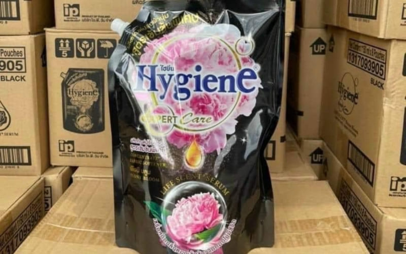 Black Secret mang hương thơm bí ẩn, sang trọng, cuốn hút. Black Secret mang hương thơm bí ẩn, sang trọng, cuốn hút.