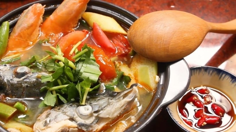 Canh chua cá gáy (cá chép biển) Canh chua cá gáy (cá chép biển)