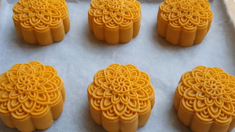 Bánh trung thu mochi chà bông trứng muối