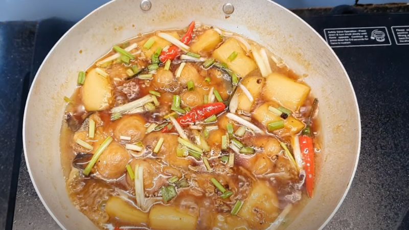 món cá tra kho củ cải