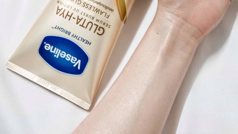 Gluta-Hya gồm Glutathione và Hyaluronic Acid (Hya)