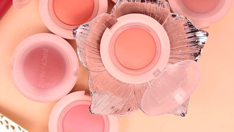A'pieu Juicy-Pang Jelly Blusher cung cấp độ ẩm và tạo bóng tự nhiên