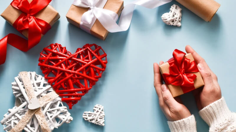 Mẹo tặng quà khiến bạn trai bất ngờ
