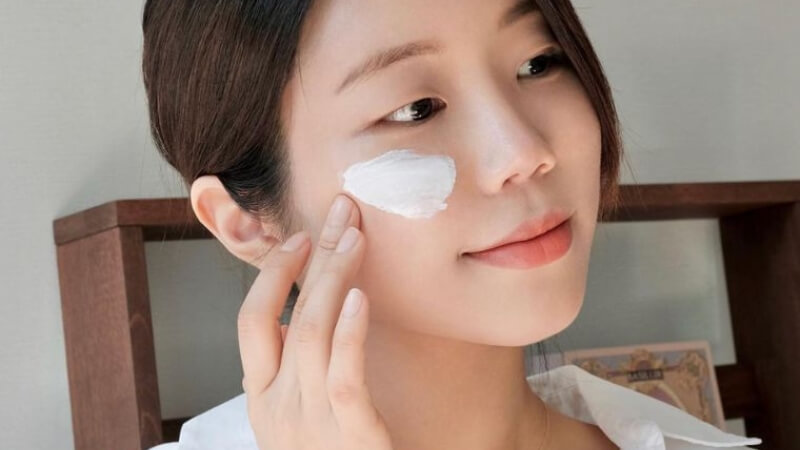 Bước 3: Bảo vệ (Kem chống nắng) Bước 3: Bảo vệ (Kem chống nắng)