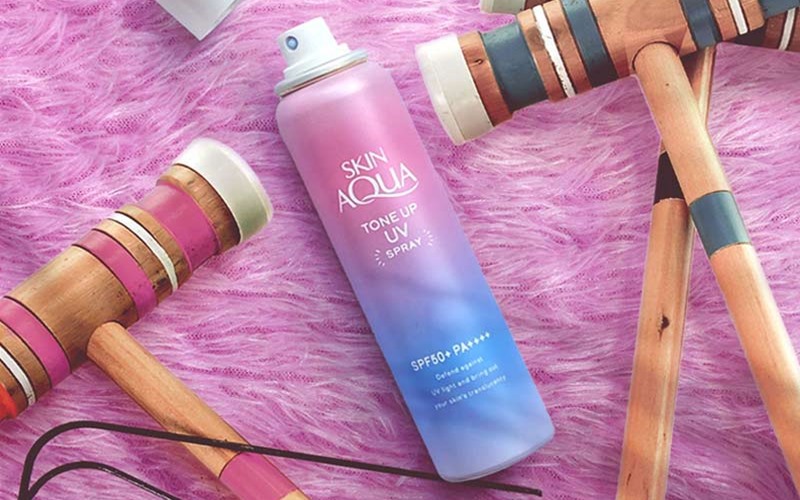 Xịt chống nắng nâng tone Sunplay Skin Aqua Tone Up UV Spray