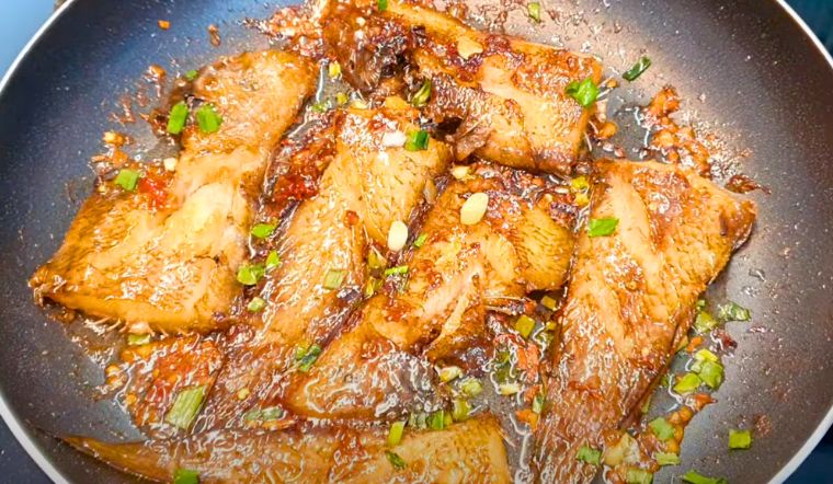 Cách làm cá lưỡi trâu chiên nước mắm ngon miệng, hao cơm