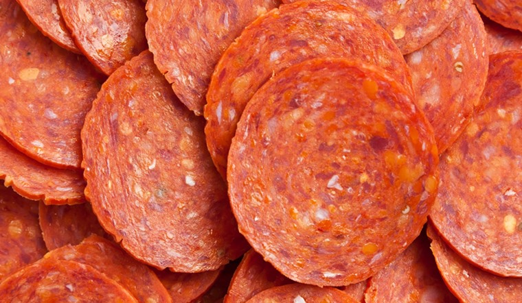 Pepperoni là gì? Phân biệt pepperoni và salami