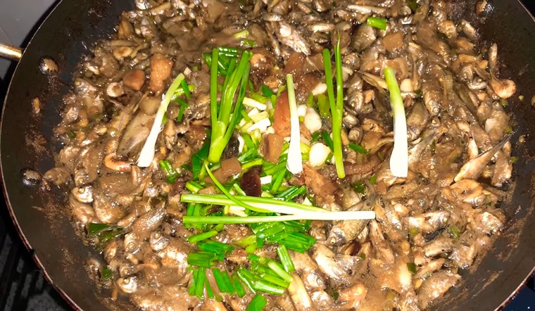 Cách làm món cá rô bí kho lạt đơn giản nhưng hao cơm