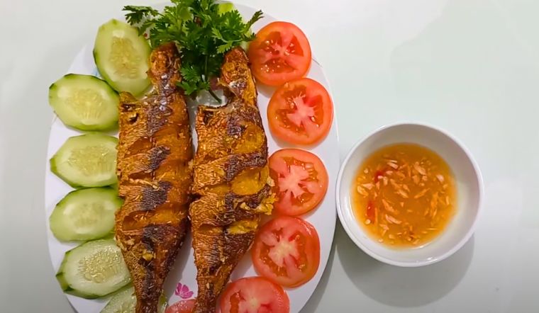 Cách làm cá đỏ củ chiên sả ớt thơm lừng, hấp dẫn
