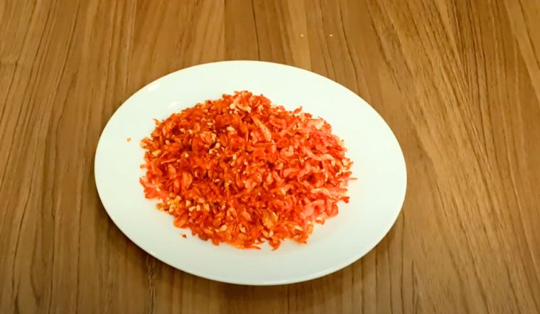 Cách làm ruốc sấy tỏi ớt giòn rụm, cay ngon