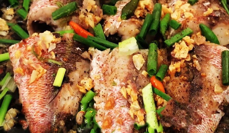 Tự làm cá đỏ củ kho thơm ngon, ấm nồng cho bữa cơm