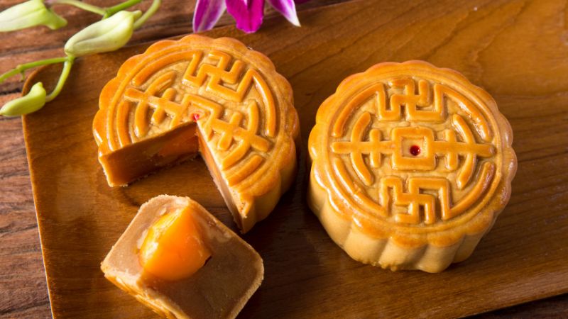 Cách ăn bánh trung thu để không ảnh hưởng đến tim