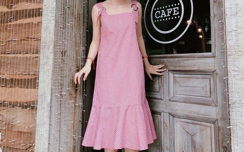 Đầm caro 2 dây đuôi cá Đầm caro 2 dây đuôi cá