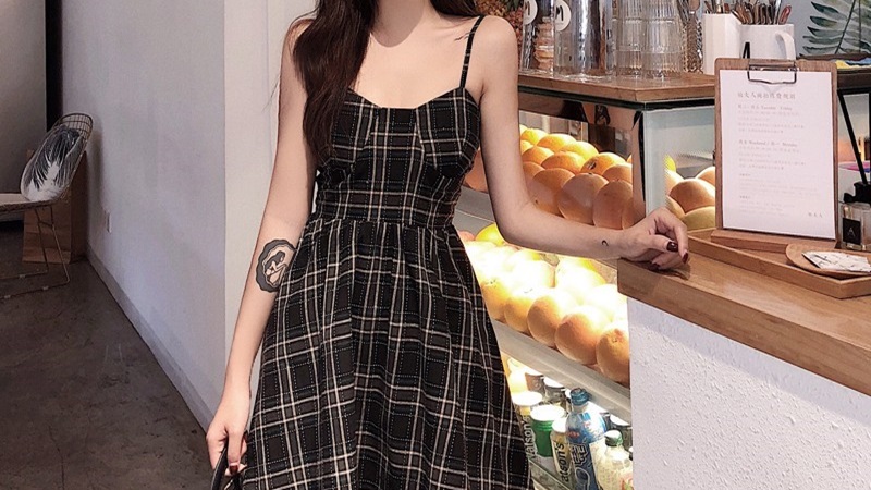 Đầm caro 2 dây cổ tim Đầm caro 2 dây cổ tim