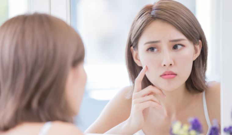 8 cách góp phần làm mờ nếp nhăn sống mũi