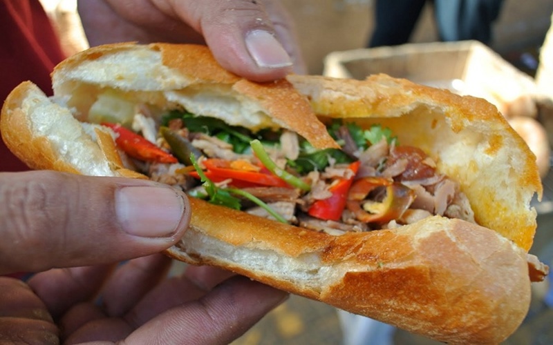 Bánh mì sáng Suzuki