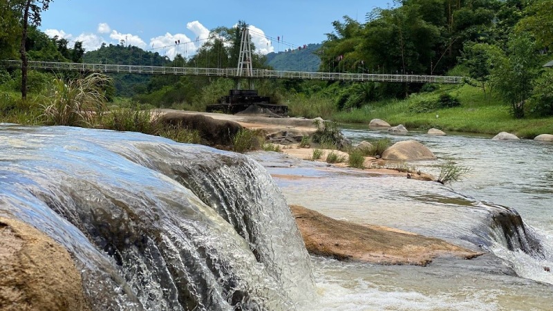 Di chuyển đến được thác Yang Bay Nha Trang