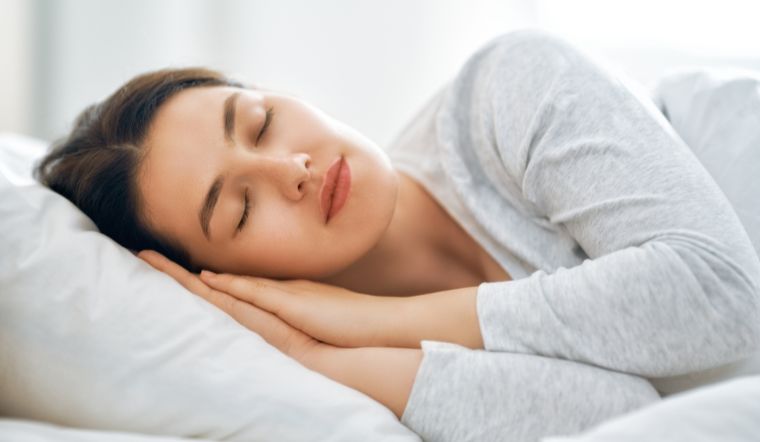 Điều gì sẽ xảy ra nếu bạn đi ngủ với chiếc bụng đói?