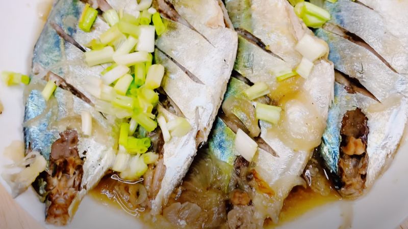 món cá bạc má hấp hành