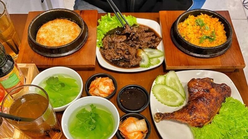 Cơm thố Tạ Quang Bửu