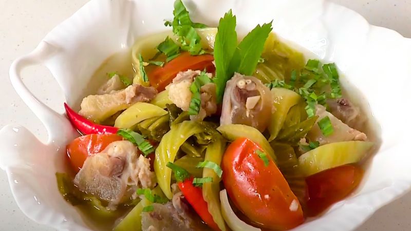 canh gân bò cải chua