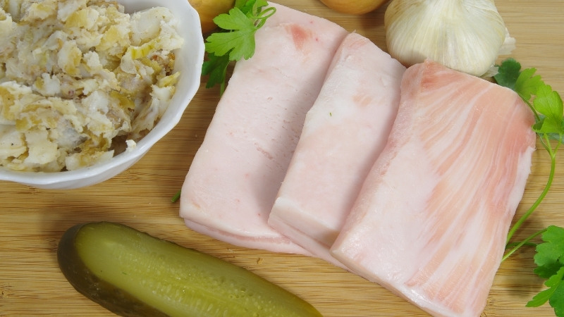 Chọn mỡ ở phần gáy heo