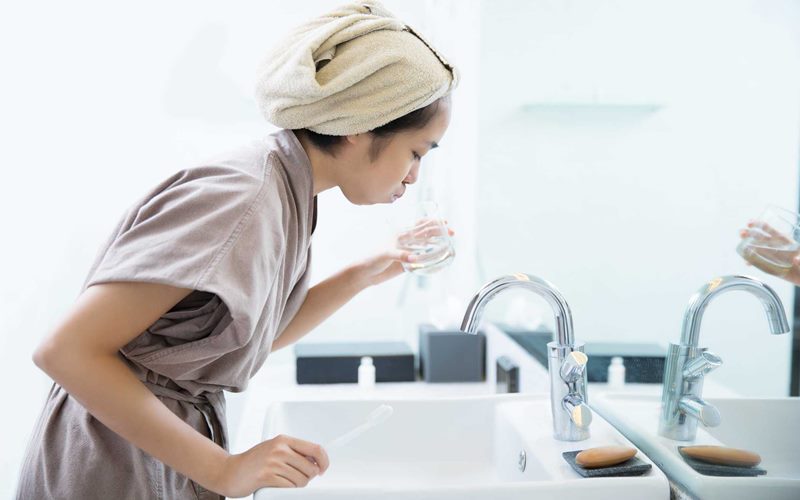 Một số lưu ý khi súc miệng với nước muối ngay tại nhà